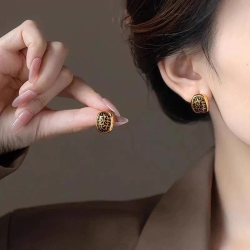 Gold leopard print - gold,